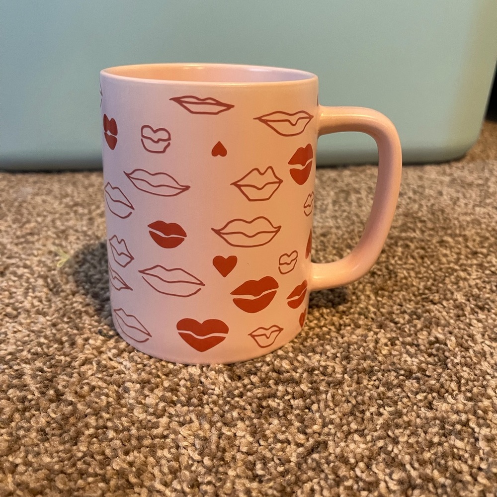 Starbucks new coffee cup
